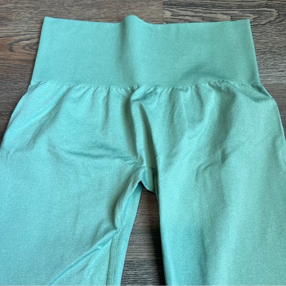 NVGTN Sage Green NV Seamless Leggings - Picture 3 of 7